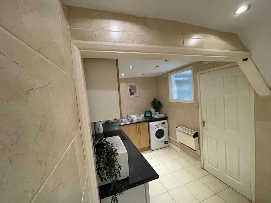 Stylish Cosy Studio Apartment Gravesend Exterior photo